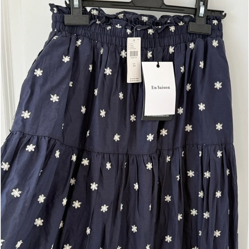 En Saison navy Maxi Skirt with White Floral Design with pockets - Picture 2 of 5
